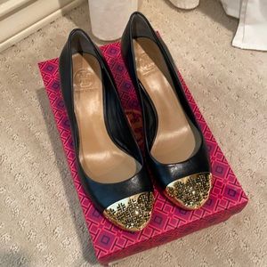 Tory Burch Cami Mid Wedge in Black